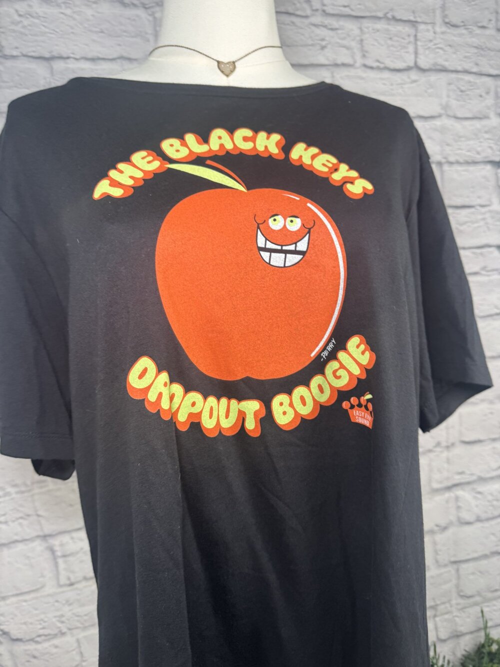 The Black Keys Dropout Boogie Band Tee XL Black Bella Canvas Apple Graphic